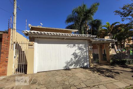 Casa à venda com 380m², 4 quartos e 3 vagasFachada