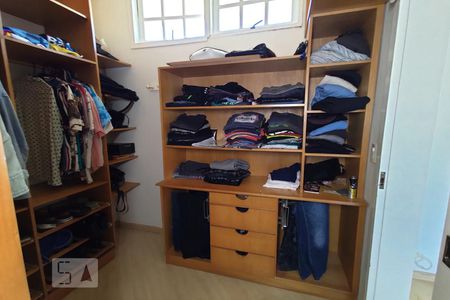 Casa à venda com 380m², 4 quartos e 3 vagasCloset do quarto 2