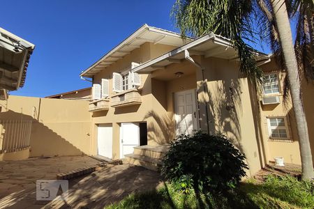 Casa à venda com 380m², 4 quartos e 3 vagasFachada