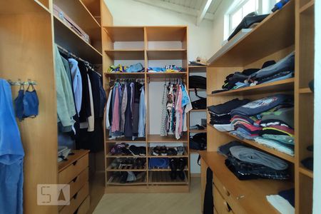 Casa à venda com 380m², 4 quartos e 3 vagasCloset do quarto 2