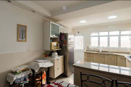 Casa à venda com 197m², 3 quartos e 2 vagasCozinha