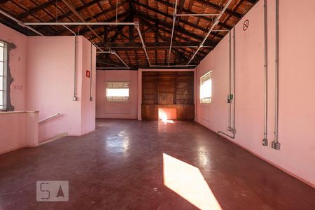 Casa à venda com 225m², 1 quarto e 2 vagas Casa à venda com 225m², 1 quarto e 2 vagasQuarto