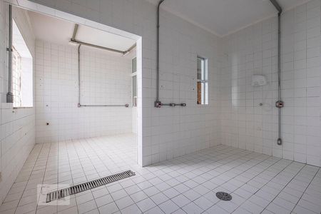 Casa à venda com 225m², 1 quarto e 2 vagas Casa à venda com 225m², 1 quarto e 2 vagasCozinha