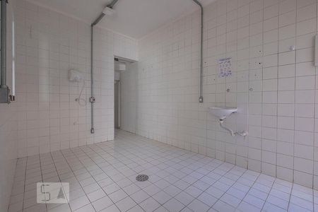 Casa à venda com 225m², 1 quarto e 2 vagas Casa à venda com 225m², 1 quarto e 2 vagasCozinha