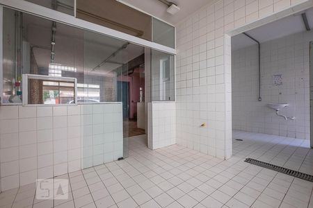 Casa à venda com 225m², 1 quarto e 2 vagas Casa à venda com 225m², 1 quarto e 2 vagasCozinha