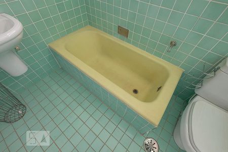 Casa à venda com 225m², 1 quarto e 2 vagas Casa à venda com 225m², 1 quarto e 2 vagasBanheiro