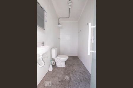 Casa à venda com 225m², 1 quarto e 2 vagas Casa à venda com 225m², 1 quarto e 2 vagasEdícula - Banheiro