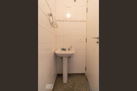 Apartamento à venda com 232m², 4 quartos e 3 vagasBanheiro de Serviço