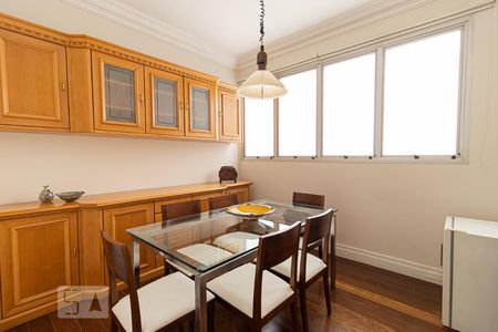 Apartamento à venda com 232m², 4 quartos e 3 vagasCopa