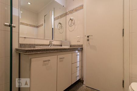 Apartamento à venda com 232m², 4 quartos e 3 vagasBanheiro da Suíte 2