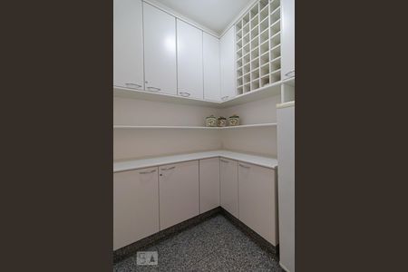 Apartamento à venda com 232m², 4 quartos e 3 vagasDespensa