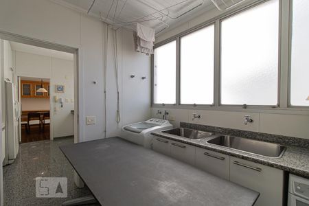 Apartamento à venda com 232m², 4 quartos e 3 vagasÁrea de Serviço