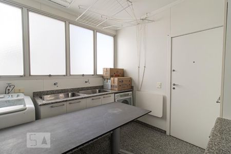 Apartamento à venda com 232m², 4 quartos e 3 vagasÁrea de Serviço