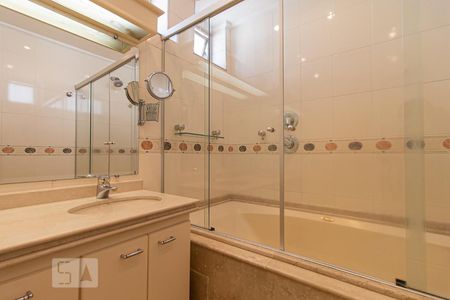 Apartamento à venda com 232m², 4 quartos e 3 vagasBanheiro da Suíte Master