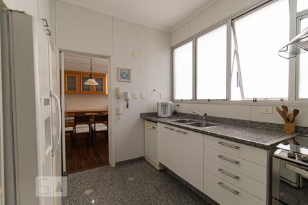 Apartamento à venda com 232m², 4 quartos e 3 vagasCozinha