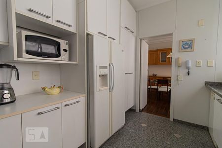 Apartamento à venda com 232m², 4 quartos e 3 vagasCozinha