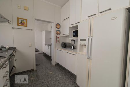 Apartamento à venda com 232m², 4 quartos e 3 vagasCozinha