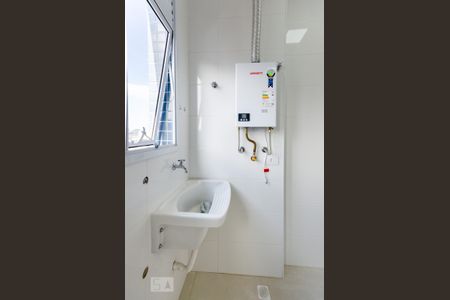 Apartamento para alugar com 44m², 1 quarto e 1 vaga Apartamento para alugar com 44m², 1 quarto e 1 vagaDetalhe tanque e aquecedor