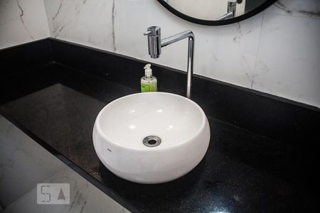 Apartamento à venda com 175m², 2 quartos e sem vagaBanheiro - Torneira