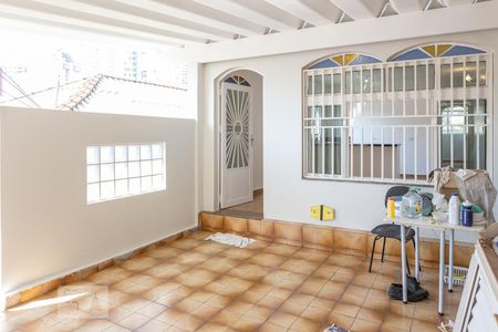 Casa para alugar com 40m², 1 quarto e 1 vaga Casa para alugar com 40m², 1 quarto e 1 vagaGaragem