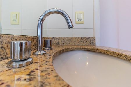 Apartamento para alugar com 55m², 2 quartos e 1 vagaBanheiro - Pia