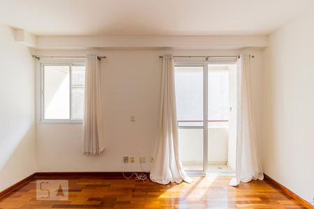 Sala - Janelas de apartamento para alugar com 2 quartos, 55m² em Consolação, São Paulo