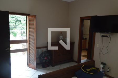 Casa de condomínio à venda com 364m², 3 quartos e 2 vagas Casa de condomínio à venda com 364m², 3 quartos e 2 vagasSacada/Quarto 2