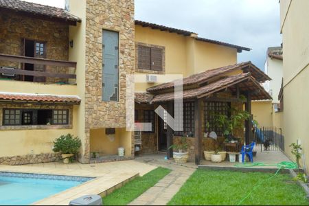 Casa de condomínio à venda com 364m², 3 quartos e 2 vagas Casa de condomínio à venda com 364m², 3 quartos e 2 vagasÁrea comum