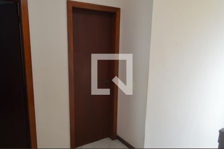 Casa de condomínio à venda com 364m², 3 quartos e 2 vagas Casa de condomínio à venda com 364m², 3 quartos e 2 vagasCorredor