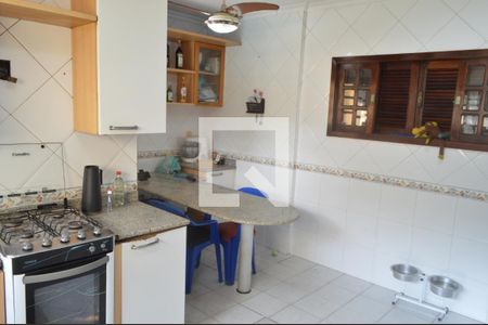 Casa de condomínio à venda com 364m², 3 quartos e 2 vagas Casa de condomínio à venda com 364m², 3 quartos e 2 vagasCozinha