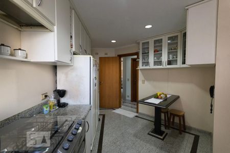 Apartamento à venda com 120m², 3 quartos e 2 vagasCozinha
