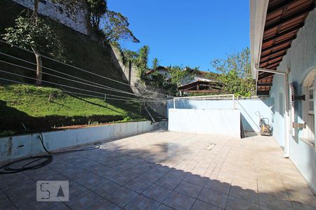 Casa para alugar com 1600m², 6 quartos e sem vagaQuintal