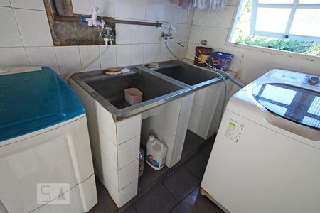 Casa para alugar com 1600m², 6 quartos e sem vagaLavanderia