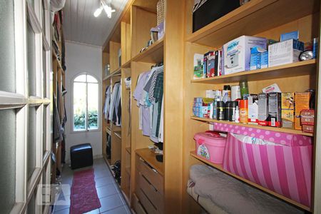 Casa para alugar com 1600m², 6 quartos e sem vagaCloset