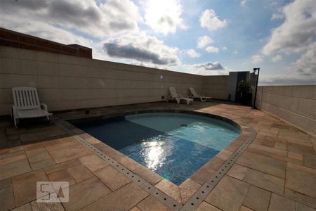 Apartamento para alugar com 66m², 3 quartos e 1 vagaÁrea comum - Piscina