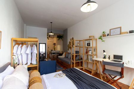 Quarto de kitnet/studio para alugar com 1 quarto, 45m² em Centro, Rio de Janeiro