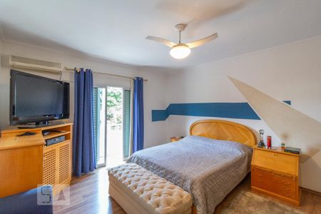 Casa à venda com 220m², 3 quartos e 3 vagasSuíte 2