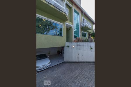 Casa à venda com 220m², 3 quartos e 3 vagasFachada