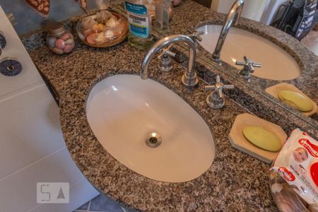 Casa à venda com 220m², 3 quartos e 3 vagasBanheiro da Suíte 3