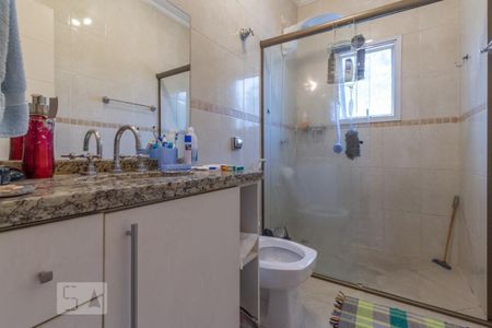 Casa à venda com 220m², 3 quartos e 3 vagasBanheiro da Suíte 2