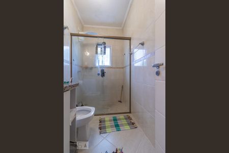 Casa à venda com 220m², 3 quartos e 3 vagasBanheiro da Suíte 2