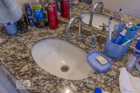 Casa à venda com 220m², 3 quartos e 3 vagasBanheiro da Suíte 2