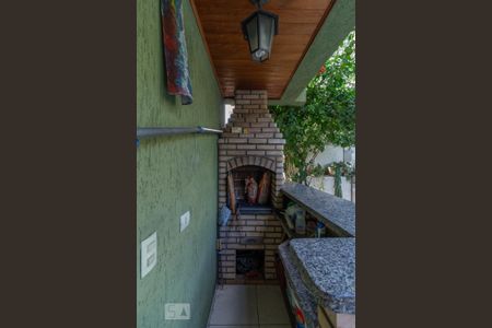 Casa à venda com 220m², 3 quartos e 3 vagasChurrasqueira