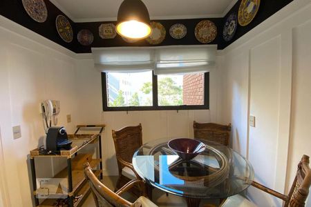 Apartamento à venda com 212m², 3 quartos e 3 vagas Apartamento à venda com 212m², 3 quartos e 3 vagasCopa