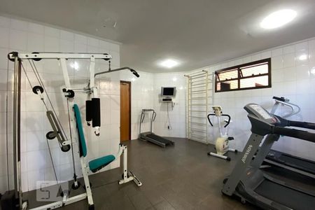 Apartamento à venda com 212m², 3 quartos e 3 vagas Apartamento à venda com 212m², 3 quartos e 3 vagasÁrea comum - Academia