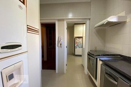 Apartamento à venda com 212m², 3 quartos e 3 vagas Apartamento à venda com 212m², 3 quartos e 3 vagasCozinha