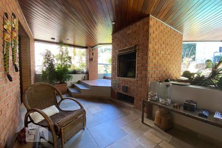 Apartamento à venda com 212m², 3 quartos e 3 vagas Apartamento à venda com 212m², 3 quartos e 3 vagasVaranda