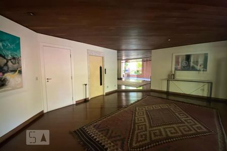 Apartamento à venda com 212m², 3 quartos e 3 vagas Apartamento à venda com 212m², 3 quartos e 3 vagasHall Social