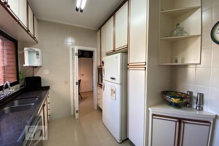 Apartamento à venda com 212m², 3 quartos e 3 vagas Apartamento à venda com 212m², 3 quartos e 3 vagasCozinha
