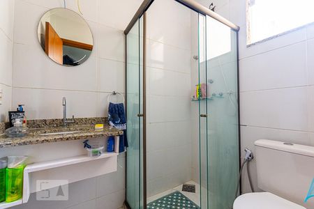 Banheiro da Suite 1 de casa à venda com 6 quartos, 145m² em Santa Rosa, Niterói